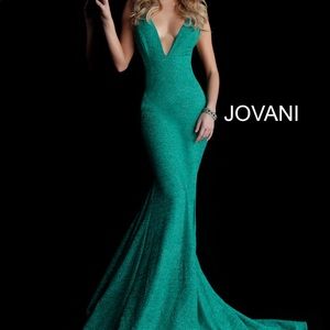 Beautiful green sparkly Jovani prom dress!